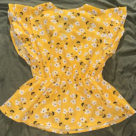 Monteau Yellow Floral Blouse - Picture 3 of 3